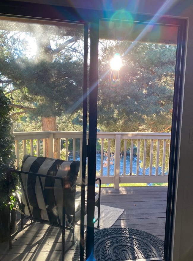 2875 Idlewild Dr, Unit 12 in Reno, NV - Foto de edificio - Building Photo