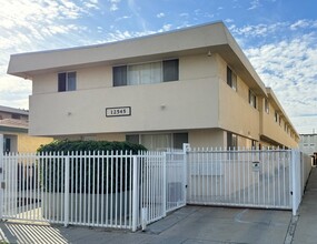 12545 Eucalyptus Ave in Hawthorne, CA - Building Photo - Primary Photo