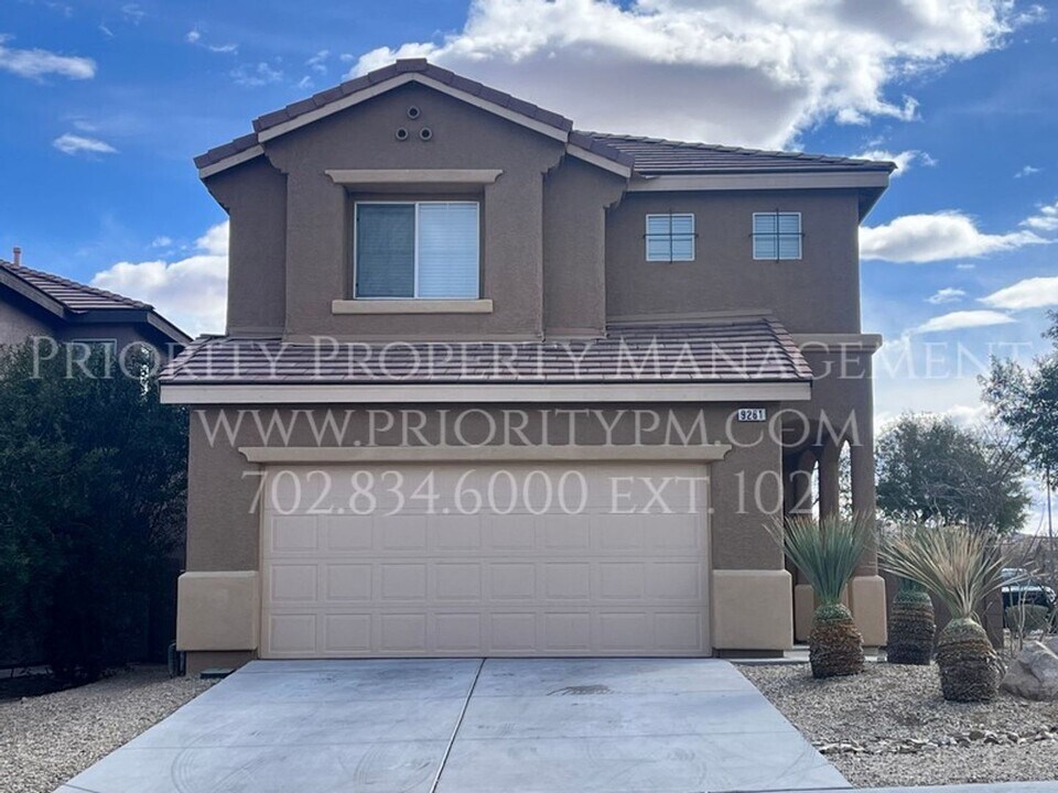 9281 W Sunny Oven Ct in Las Vegas, NV - Building Photo