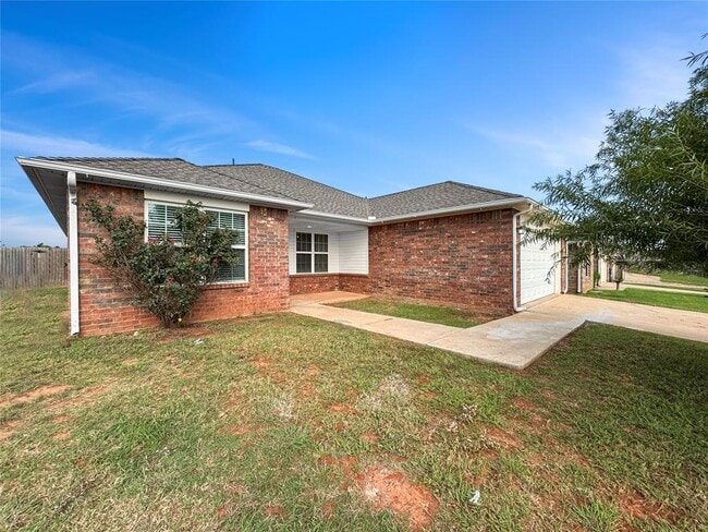 2717 Sugar Pne Dr in Yukon, OK - Building Photo - Building Photo