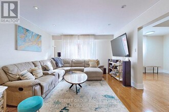 40 Henricks Rd in Markham, ON - Building Photo - Building Photo