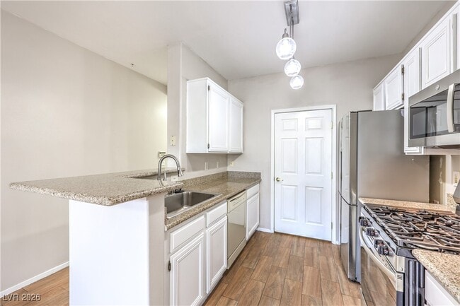 7163 S Durango Dr in Las Vegas, NV - Building Photo - Building Photo