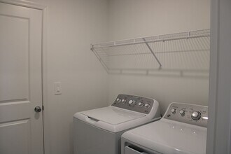 19542 Fairhill Ct in Lehigh Acres, FL - Building Photo - Building Photo