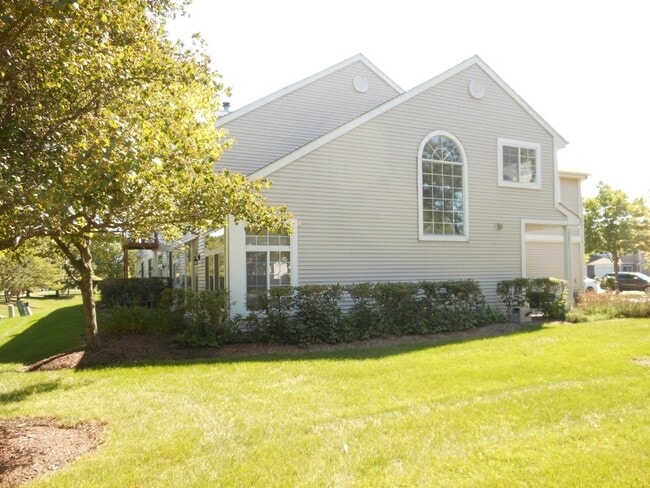 801 S Addison Ave in Lombard, IL - Building Photo - Building Photo