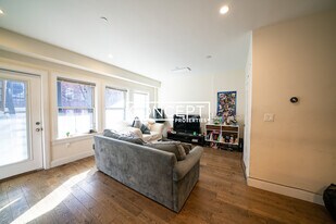 988 Tremont St in Boston, MA - Building Photo