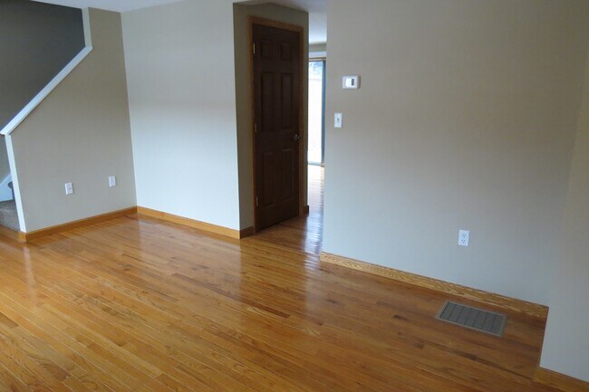 109 Glendale Rd in Pittston, PA - Foto de edificio - Building Photo