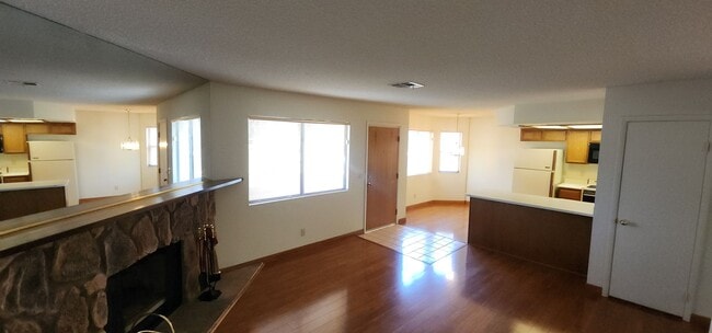 1105 N Buffalo Dr in Las Vegas, NV - Building Photo - Building Photo