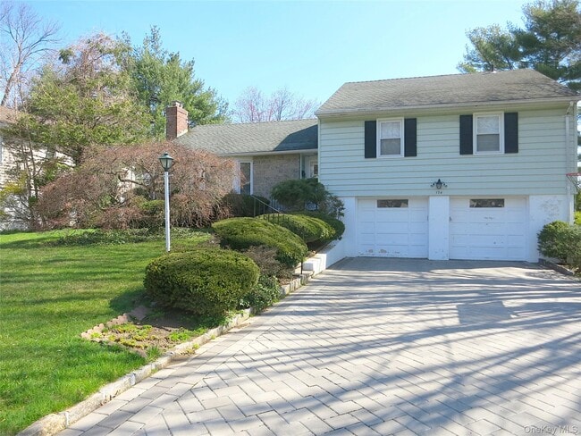 property at 174 Waverly Rd