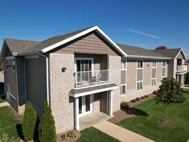 Stonewood Crossing in Sun Prairie, WI - Building Photo