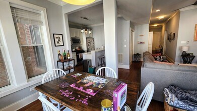 715 W Belmont Ave in Chicago, IL - Building Photo - Building Photo