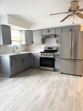 4 Lisa Ln in Staten Island, NY - Building Photo - Building Photo