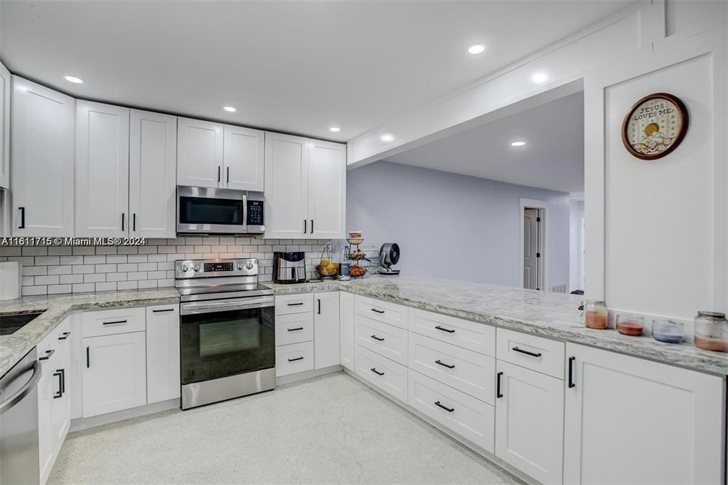461 SE 1st Ave in Pompano Beach, FL - Building Photo