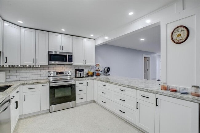 property at 461 SE 1st Ave