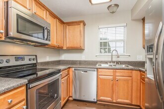 3076 Ace Wintermeyer Dr in La Vergne, TN - Foto de edificio - Building Photo