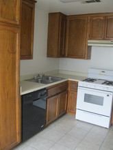 NICE TOWNHOUSE APARTMENTS, 20.70% RETURN ! in Hemet, CA - Building Photo - Other