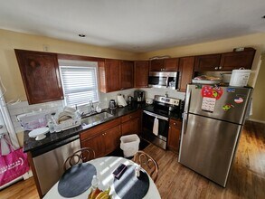 33 Orange St, Unit C in Stamford, CT - Foto de edificio - Building Photo