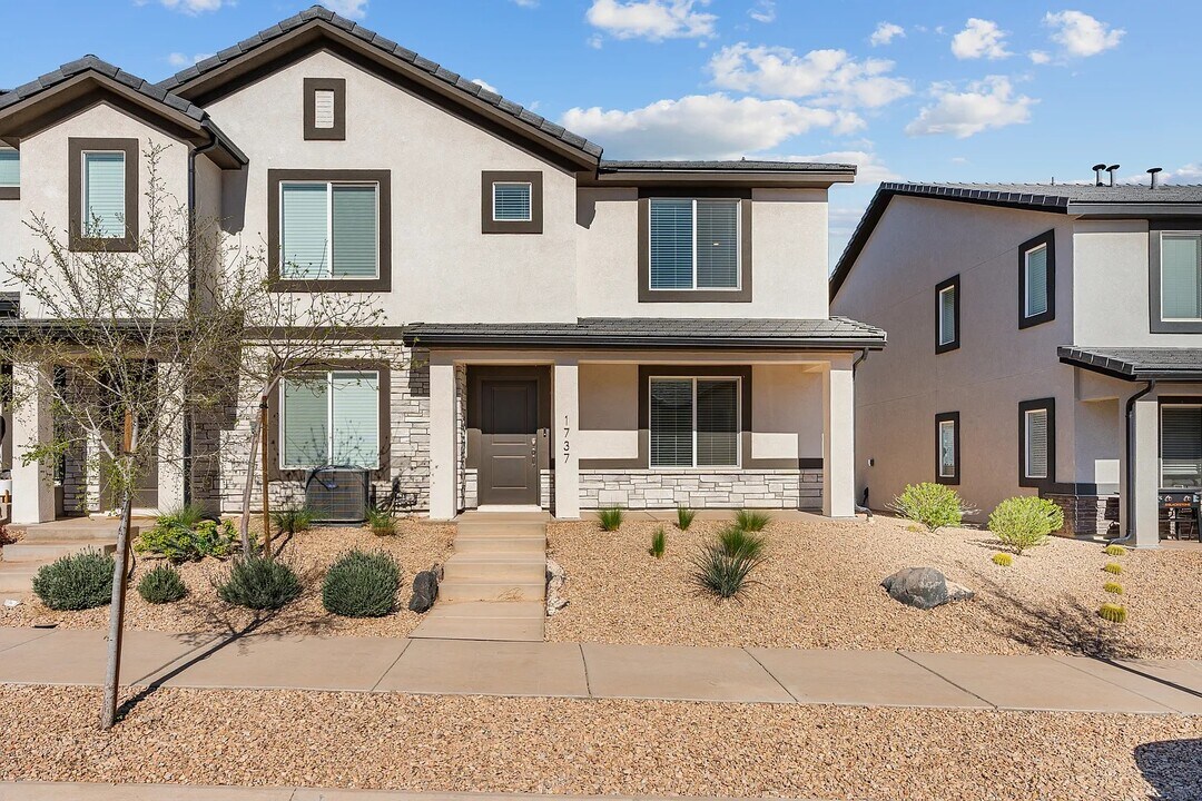 1737 S Devils Garden Ln in Washington, UT - Building Photo