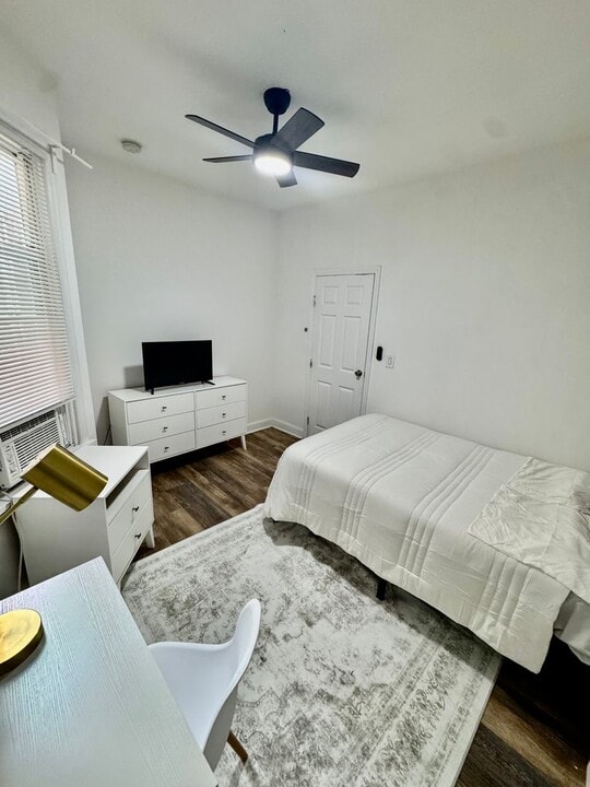 2428 Cambreleng Ave in Bronx, NY - Foto de edificio