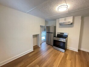 33 Malvern St in Manchester, NH - Building Photo - Building Photo