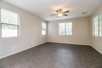 3857 E Trigger Way in Gilbert, AZ - Foto de edificio - Building Photo