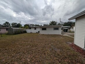 1657 Louvre Dr in Jacksonville, FL - Building Photo - Building Photo