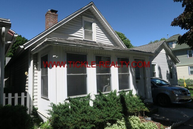 176 Benton St in Rochester, NY - Foto de edificio - Building Photo