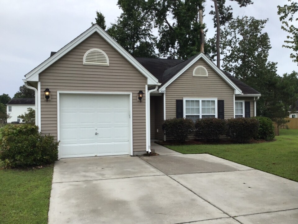 5069 Carrington Ct in Summerville, SC - Building Photo