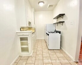 606 S Dunsmuir Ave in Los Angeles, CA - Building Photo - Building Photo