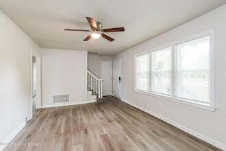 11510 Lower River Rd in Louisville, KY - Building Photo - Building Photo