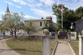 2-24 Oakleigh Ave in North Providence, RI - Foto de edificio - Building Photo