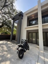 2242 NW 99th Terrace in Miami, FL - Building Photo - Building Photo