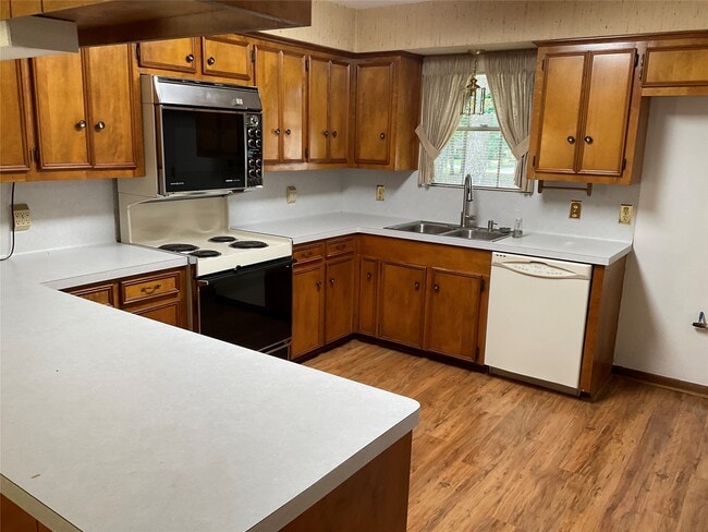 3113 Wilson Rd in Conroe, TX - Building Photo - Building Photo