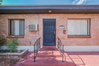 1055, 1065, &amp; 1075 N. Olsen Ave. in Tucson, AZ - Building Photo - Building Photo