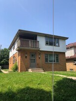 7429 W Beckett Ave, Unit Upper unit in Milwaukee, WI - Building Photo