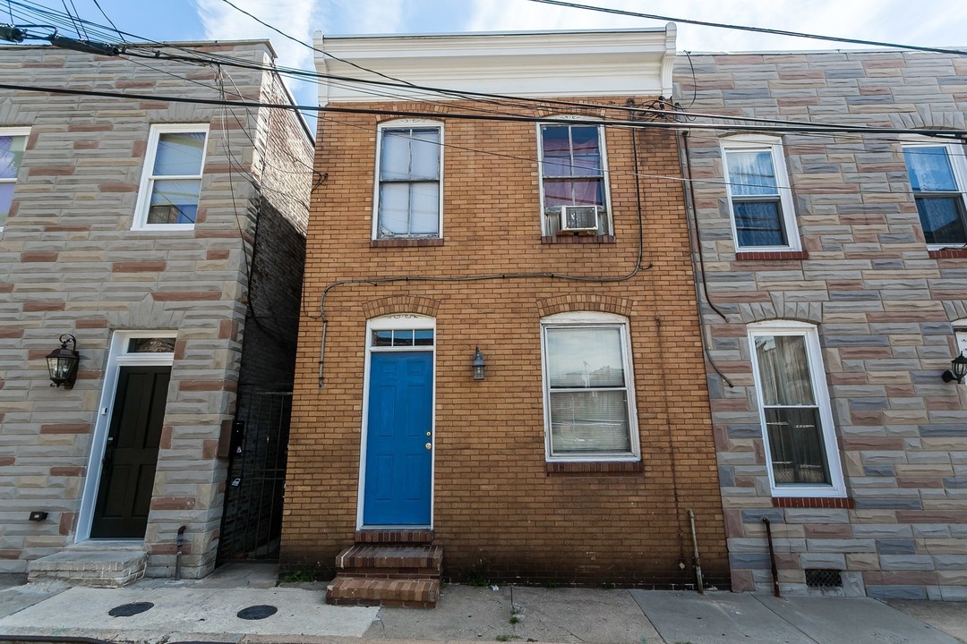 511 S Regester St in Baltimore, MD - Building Photo