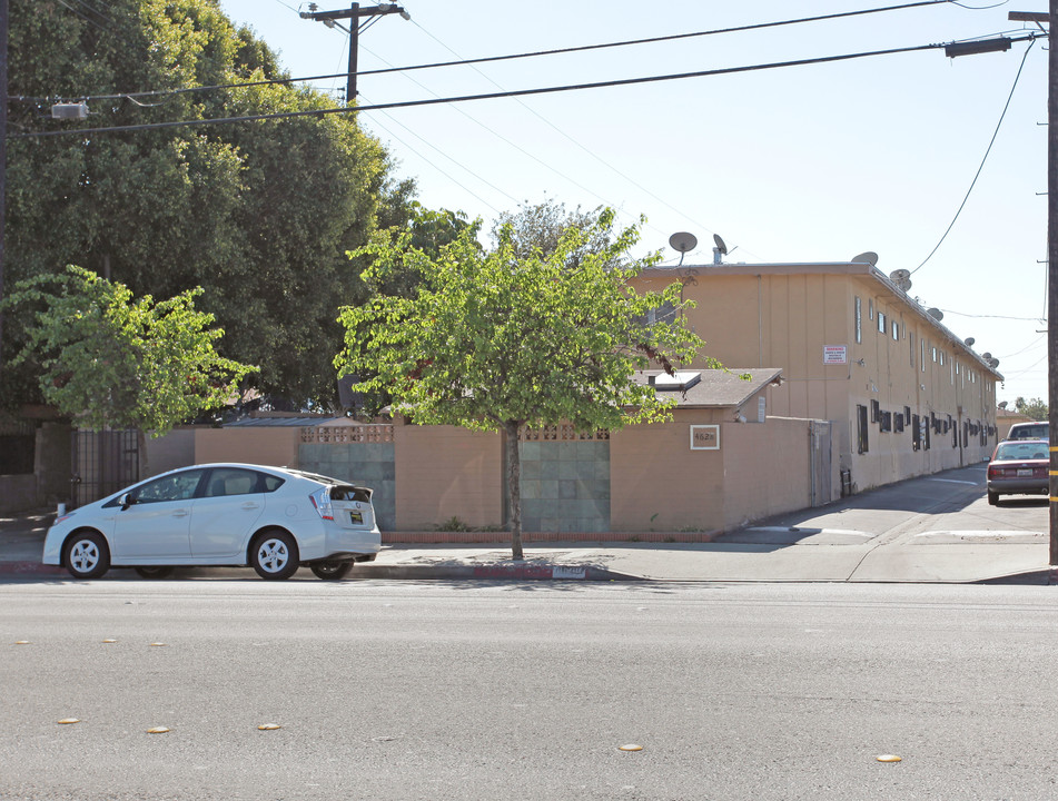 4628 Florence in Bell, CA - Building Photo