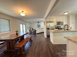 120 Rustic Way Ln in Mooresville, NC - Foto de edificio - Building Photo