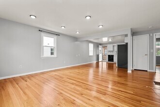 26 Hackett Cir N in Stamford, CT - Building Photo - Building Photo