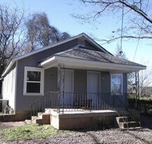 717 Sanders Ln in Knoxville, TN - Building Photo