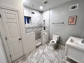 3025 E Missouri Ave, Unit Unit 1 in El Paso, TX - Foto de edificio - Building Photo