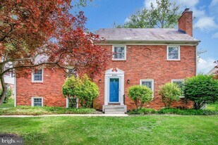 8205 Robin Hood Ct in Towson, MD - Building Photo