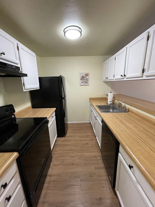 690 NW Atalanta Way in Oak Harbor, WA - Building Photo - Building Photo