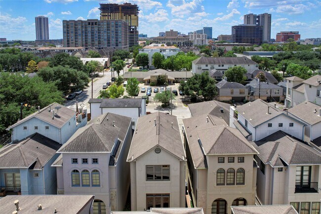 1436 Wichita St in Houston, TX - Foto de edificio - Building Photo