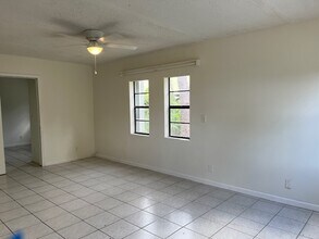 3142 SE Hawthorne St, Unit 3142 in Stuart, FL - Building Photo - Building Photo