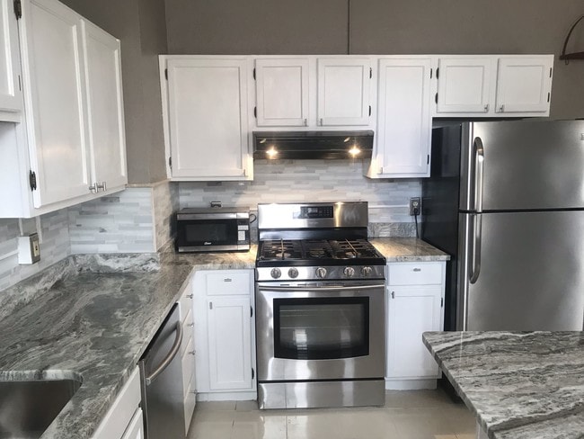 1340 S Hanover St, Unit D in Baltimore, MD - Building Photo - Building Photo