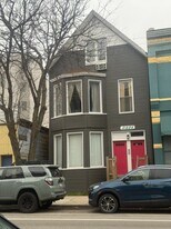 2321 W Belmont Ave, Unit 3F in Chicago, IL - Building Photo