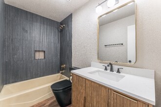 4 Gretchen Ln in Bella Vista, AR - Building Photo - Building Photo