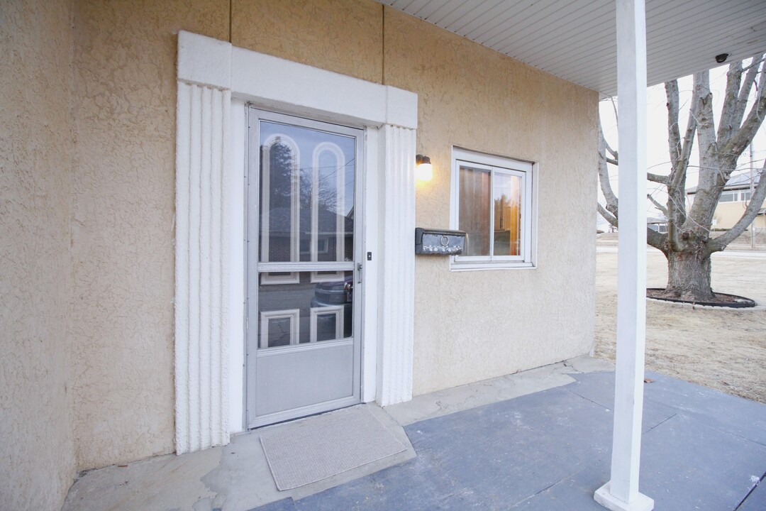 306 W Division St, Unit Apt 1 in Dodgeville, WI - Foto de edificio