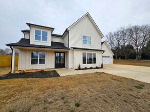 3400 Pennington Rd in Greer, SC - Building Photo - Building Photo