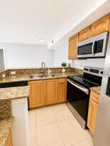 281 SW Palm Dr, Unit 106 in Port St. Lucie, FL - Building Photo